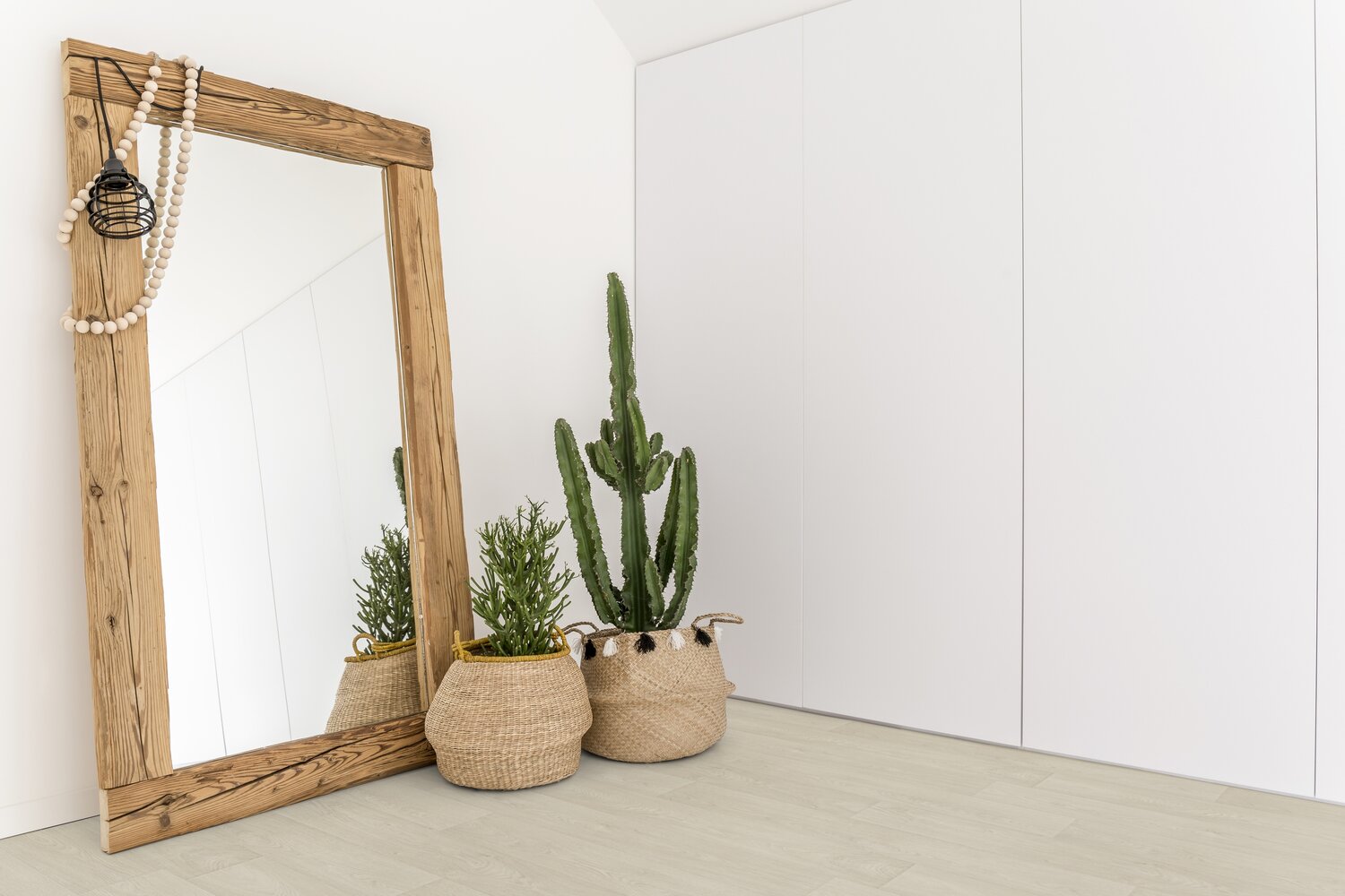 Newport ivory - Miror.jpg