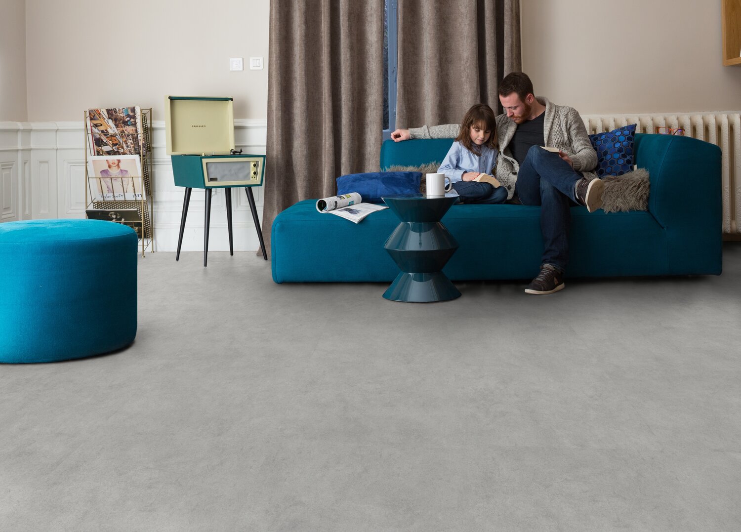 Shade light grey - Living room.jpg