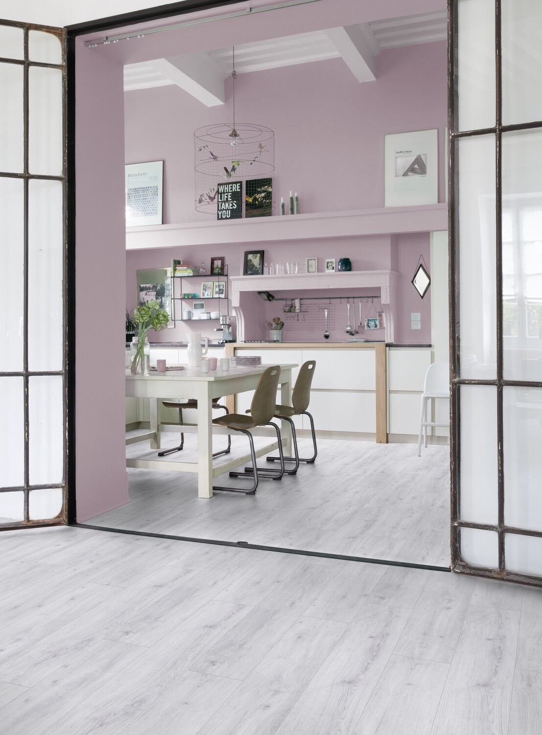 RS30569_Sunny Snow Dry Back Kitchen.jpg